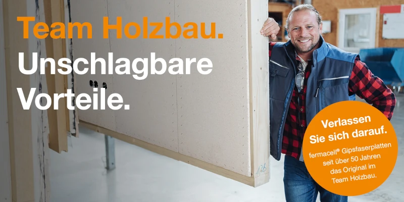 Handwerker steht neben einer Wand. Bildaufschrift: Team Holzbau. Unschlagbare Vorteile