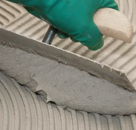 Keramik, Natur- und Betonwerkstein im Außenbereich einfach und sicher verlegt