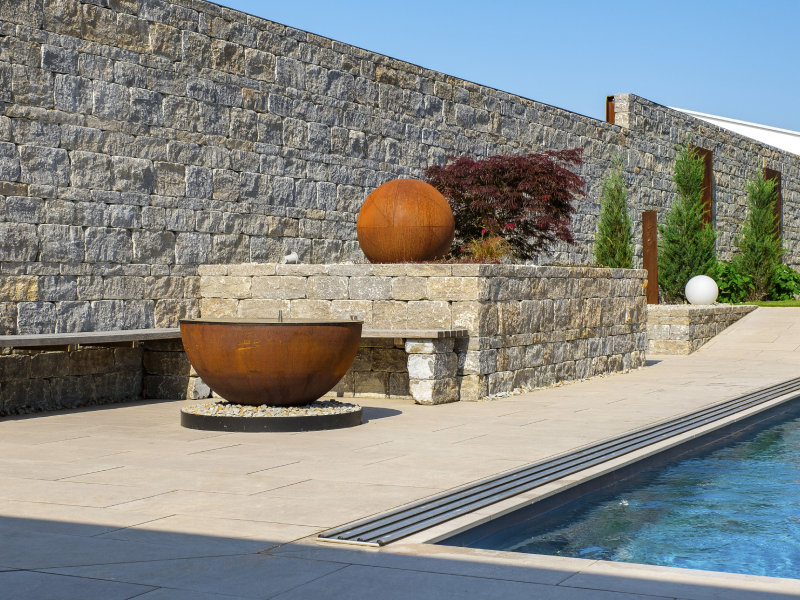 Gartenwelt_FrMuschelkalkSchichtmauer_Beitragsbild.webp