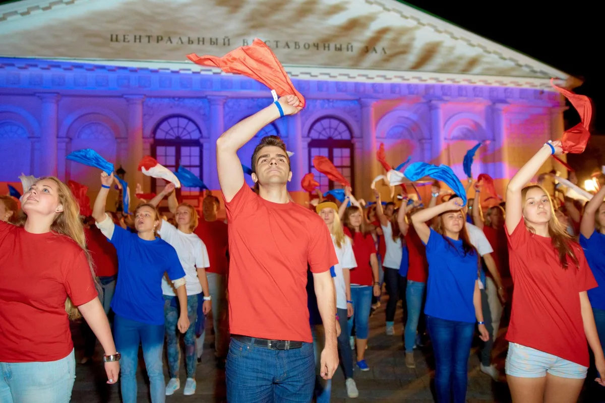 Russia's Flag Day gallery image 2