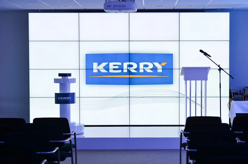 Opening of Kerry's office in Moscow gallery image 1