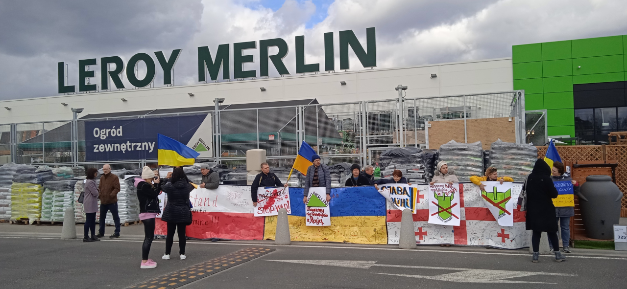 Протестна акція перед Leroy Merlin. Джерело: Ogólnopolski Bojkot Leroy Merlin / Facebook