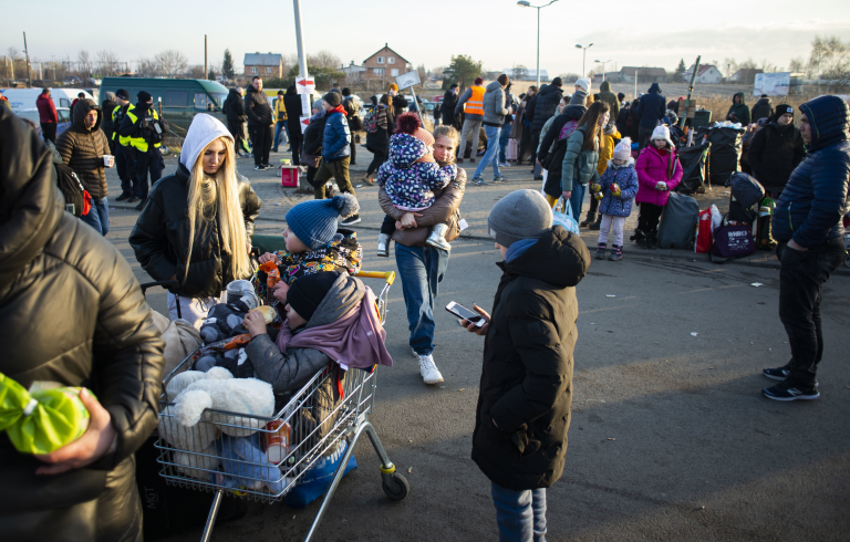 Біженці з України, прикордонний пункт пропуску Шегині – Медика. Фото: Войцєх Матусік / Forum
