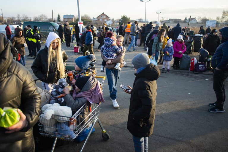 Біженці з України, прикордонний пункт пропуску Шегині – Медика. Фото: Войцєх Матусік / Forum