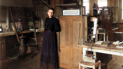 Марія Склодовська-Кюрі в своїй паризькій лабораторії, 1912. Джерело: Вікіпедія