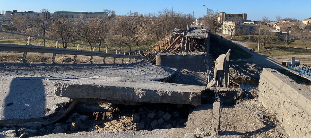 Підірваний міст через річку Мертвовод у Вознесенську. Фото: Євген Приходько / Нова Польща