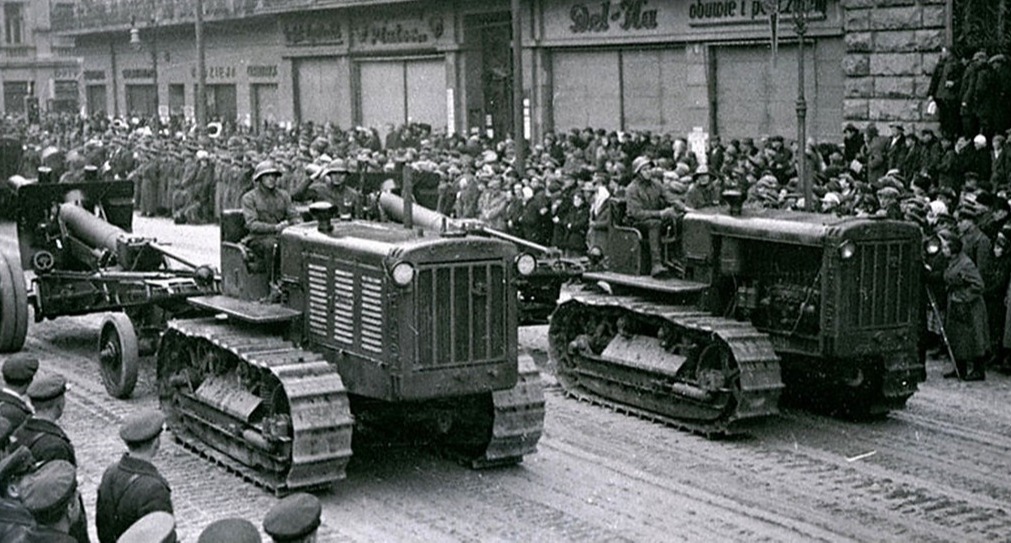 Cовєтська техніка на вулицях Львова, 1939. Джерело: Дзеркало тижня