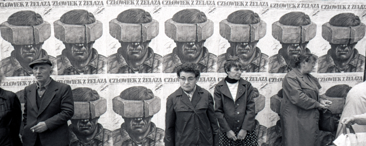 Плакати фільму «Людина з заліза». Лодзь, 1981. Фото: Януш Філа / Forum