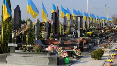 Могили українських захисників на цвинтарі. Джерело: Фейсбук