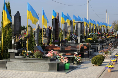 Могили українських захисників на цвинтарі. Джерело: Фейсбук
