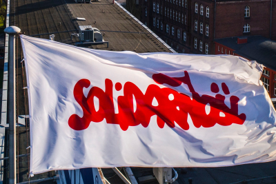 Прапор профспілки «Солідарність» у Ґданську. Фото: Роберт Нойман / Forum