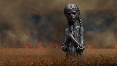 «Дівчинка з колосками» на тлі пшеничного поля, що загорілося внаслідок обстрілів російської армії. Колаж: Нова Польща
