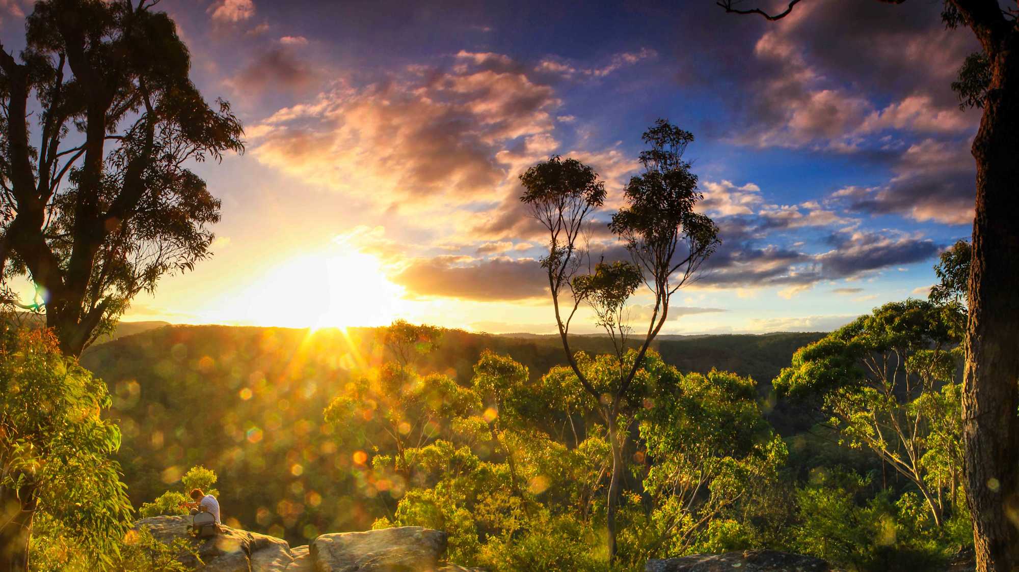 Experience a magical sunset from Martins Lookout, Springwood Blue Mountains