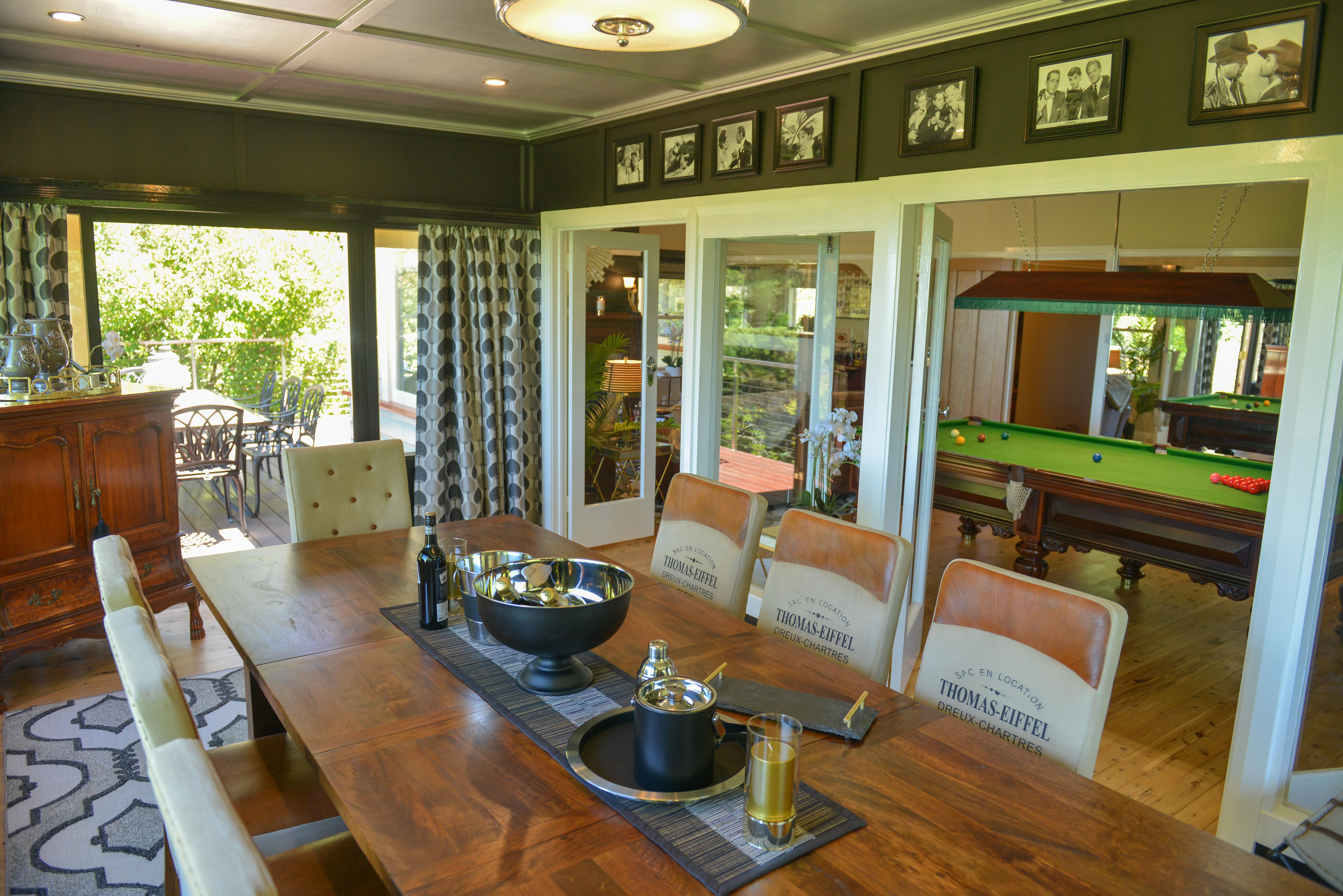 Dining room area overlooking Jamison Valley, Blue Mountains