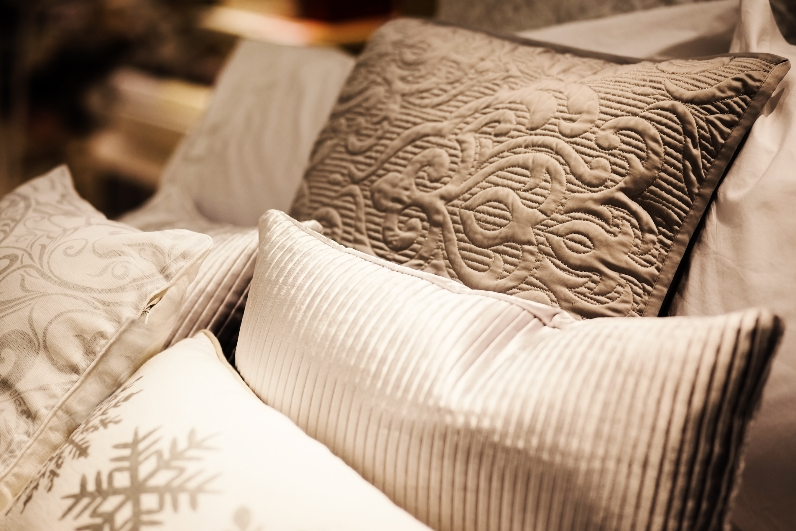 Luxury decor and furnishings at Mountain Whispers, Blue Mountains