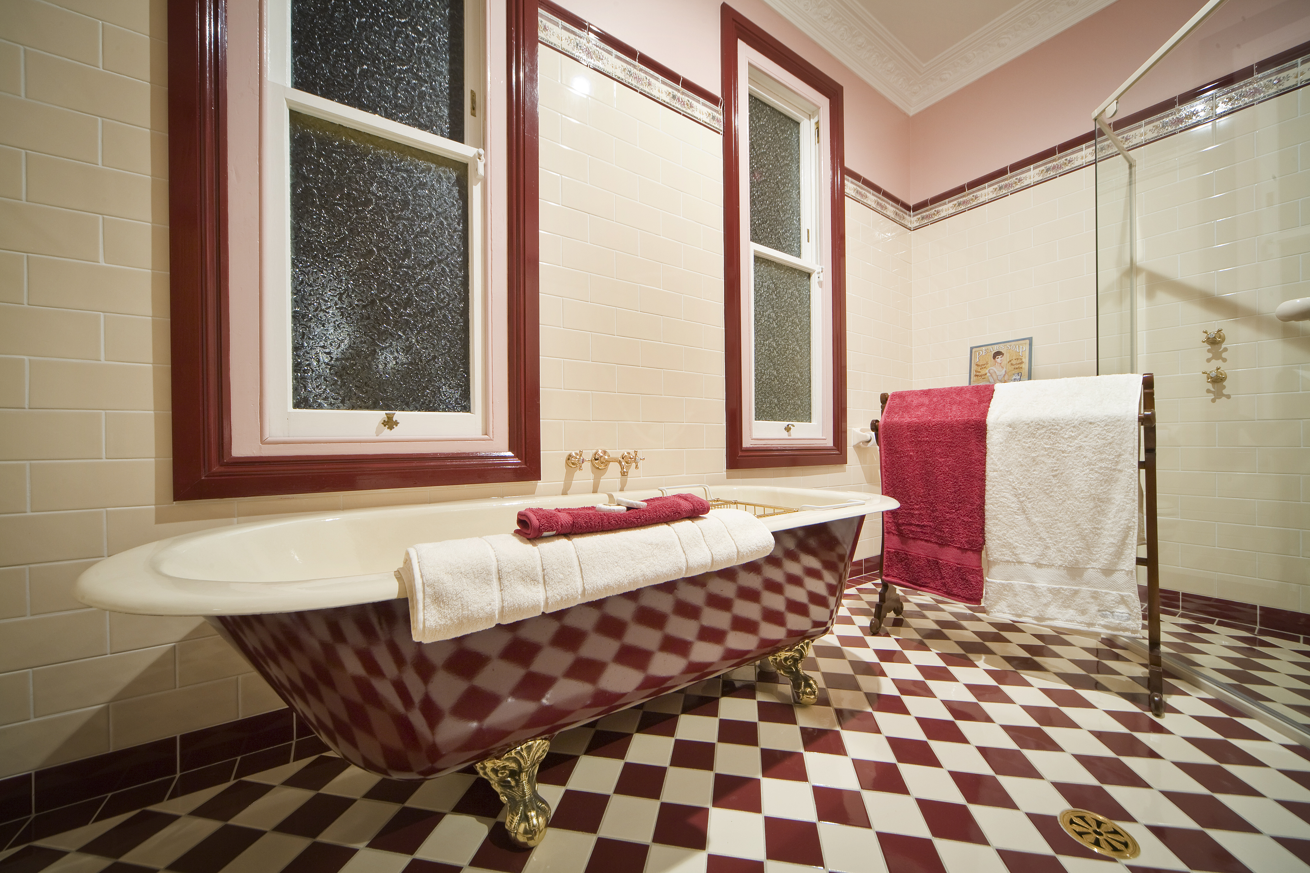 Antique claw-foot bathtub with underfloor heating at Varenna