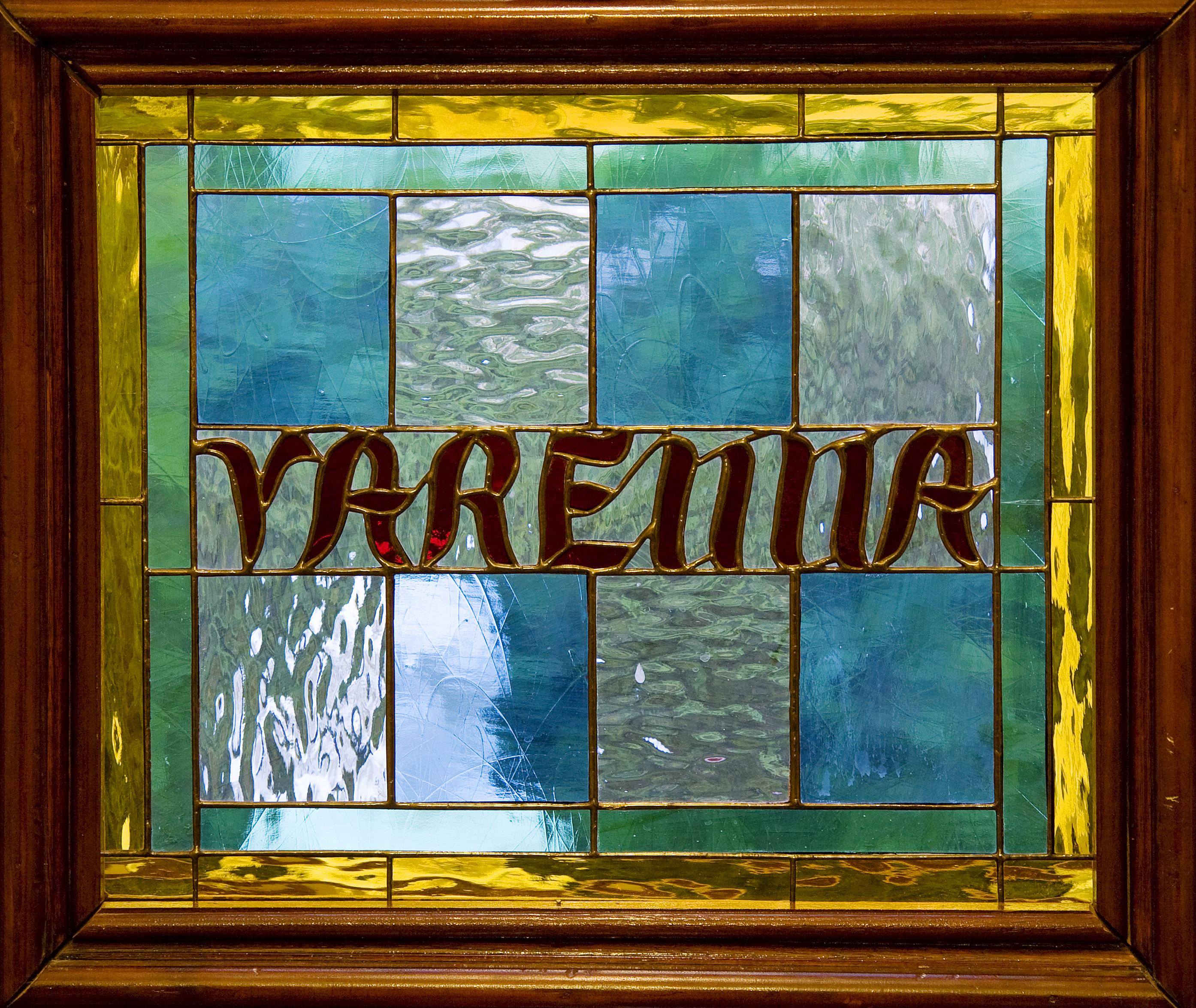 Leadlight front door welcoming you to Varenna, Blue Mountains