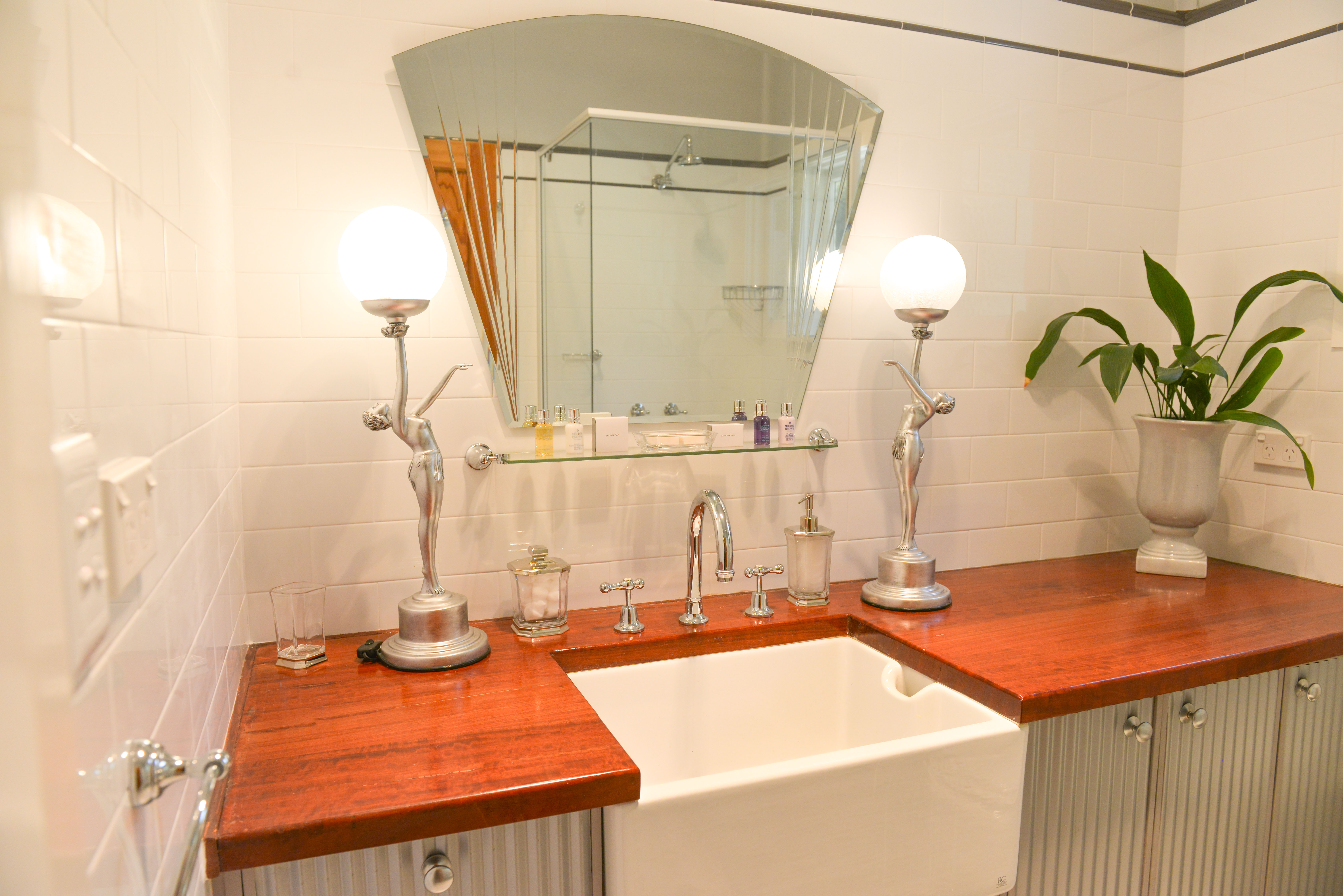 Art Deco bathroom at Chatelaine