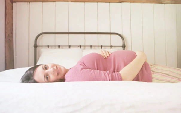 sleep-during-pregnancy-and-problems-with-urinary-frequency-let-sleeping-mums-lie