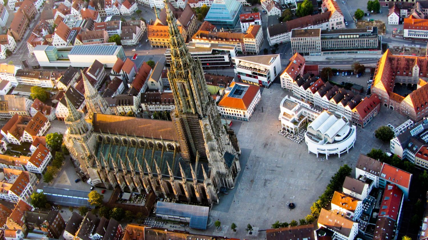 Ulmer Münster mit Marktplatz