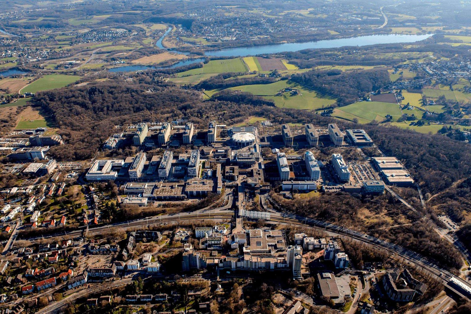 Luftbild der Ruhr Uni Bochum
https://www.cafmring.de/bim-vom-betrieb-in-die-planungsphase-0-und-wieder-zurueck-in-den-betrieb