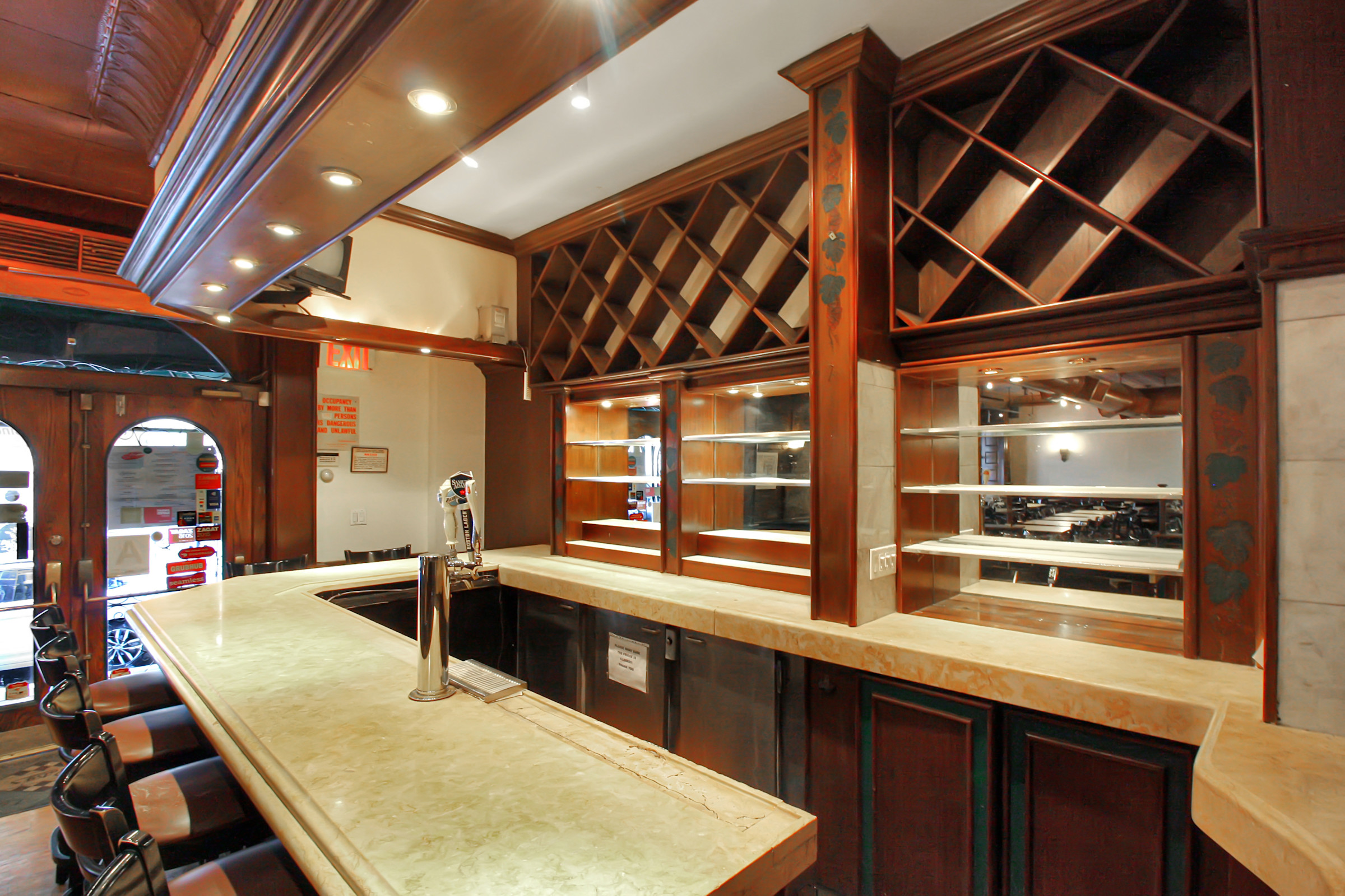 301 Columbus Store 2 2