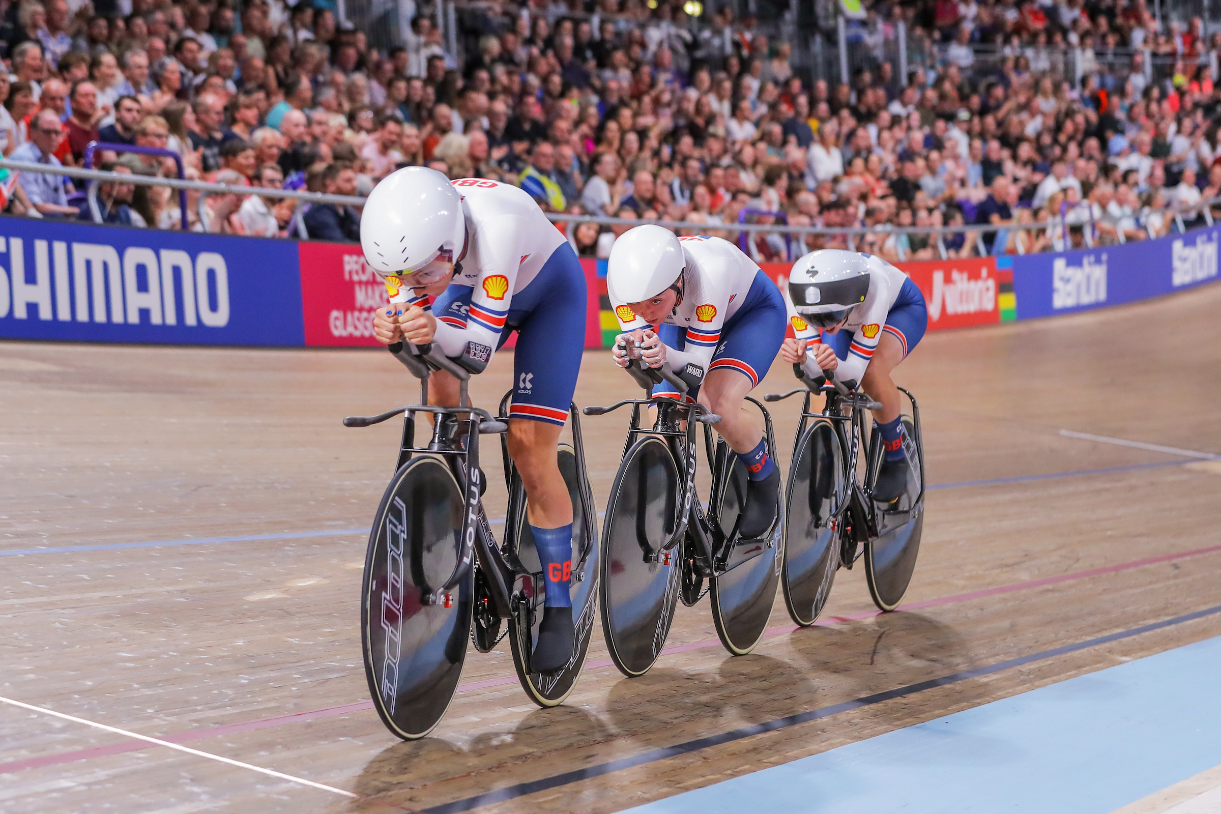 Scotland’s Archibald leads British women’s pursuit team to victory in Glasgow UCI