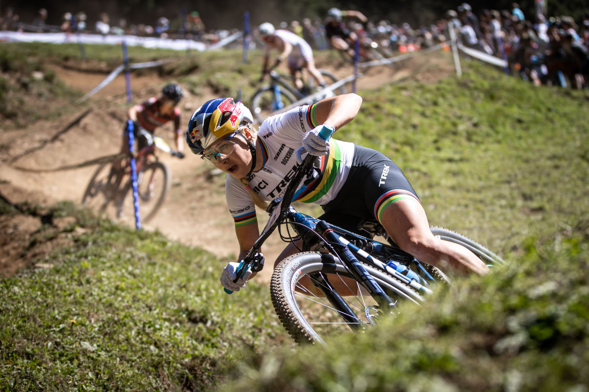 vermomming Goedkeuring Voorman 2022 MERCEDES-BENZ UCI MOUNTAIN BIKE WORLD CUP -XCO/XCC/DHI -  Mont-Sainte-Anne | UCI