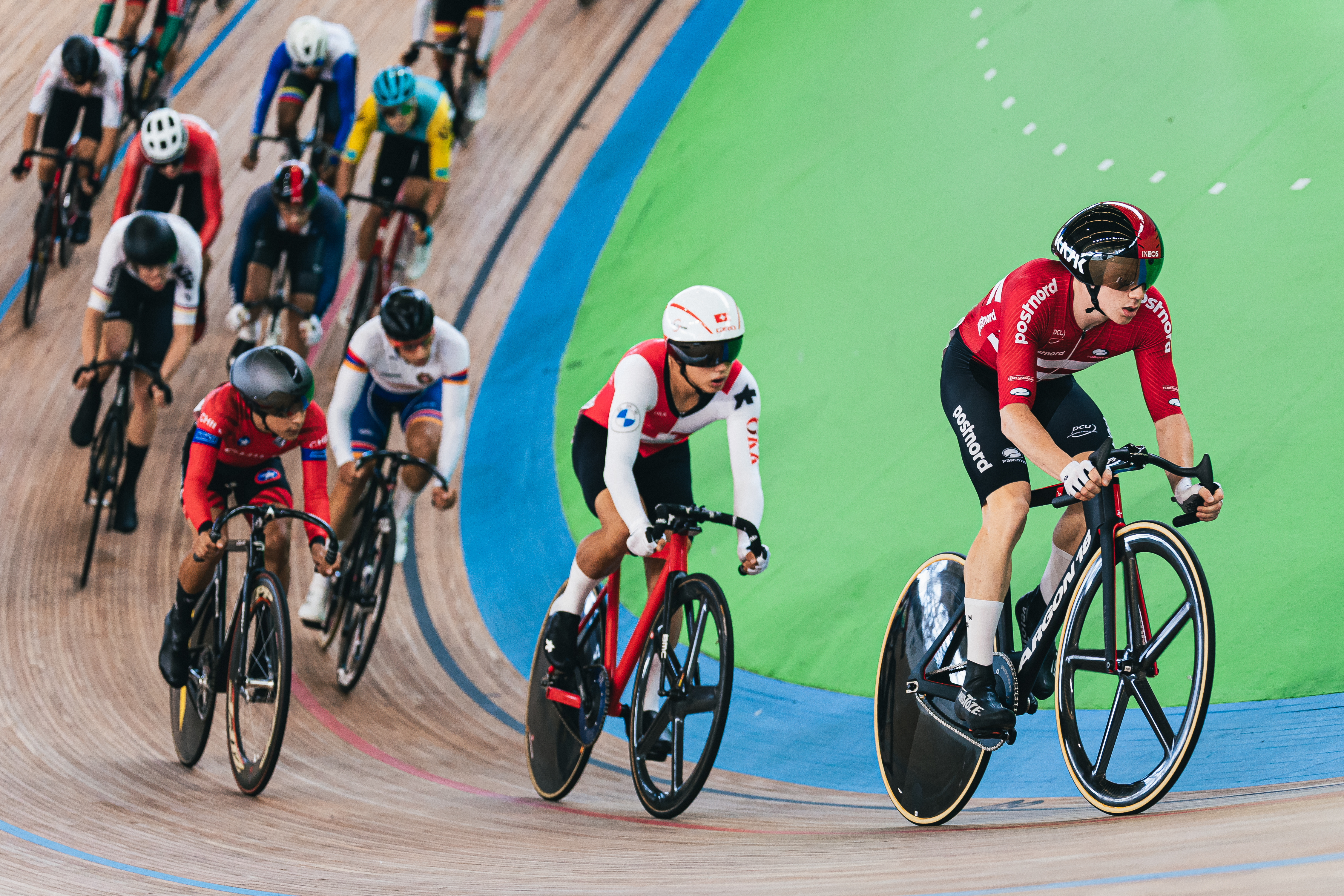 Uci fashion world track