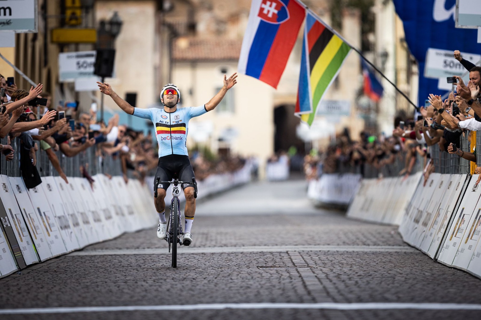 UCI Gravel World Championships: Men Elite Title For Belgium’s ...