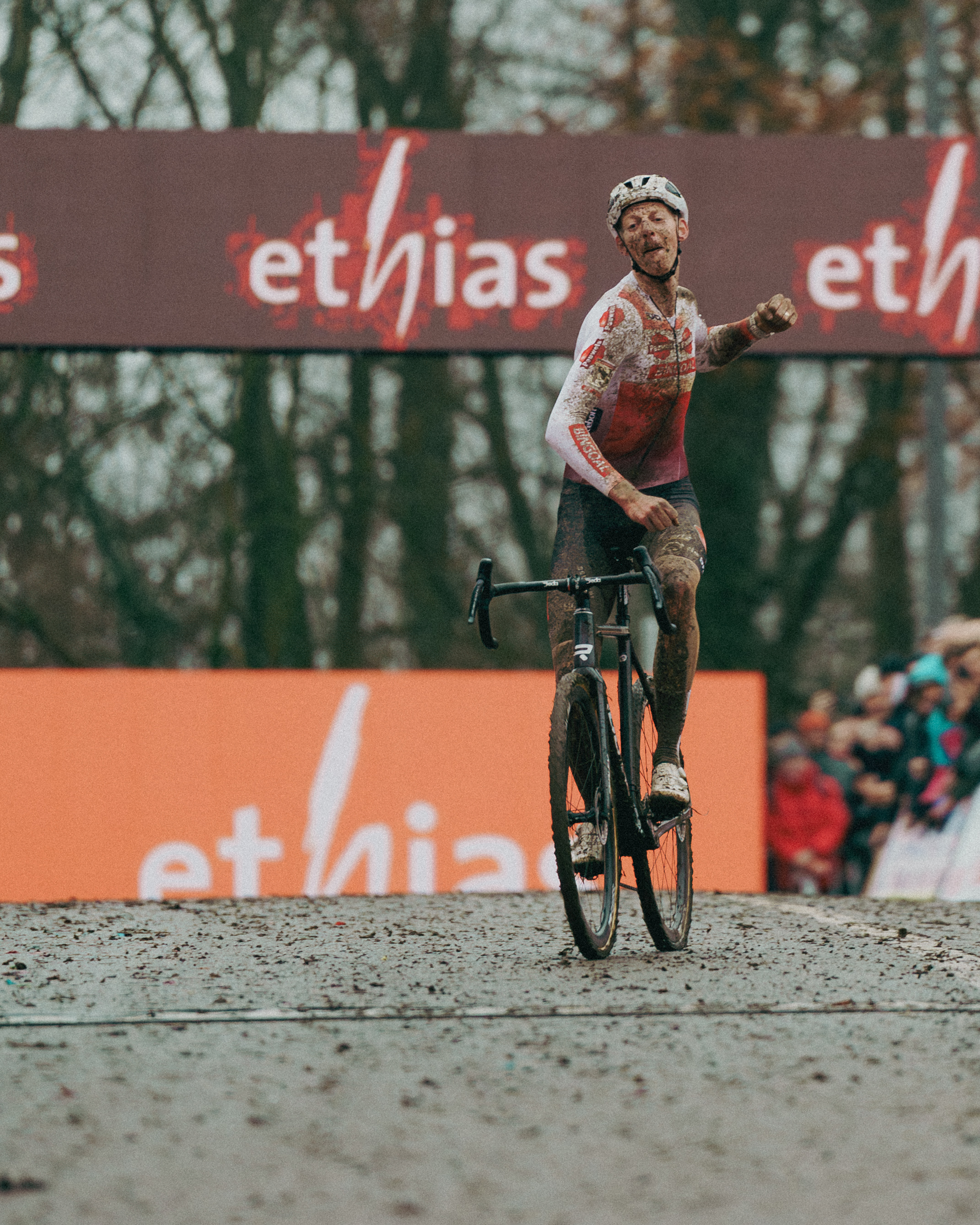Coupe du Monde Cyclocross UCI 20242025 les grands noms brillent à