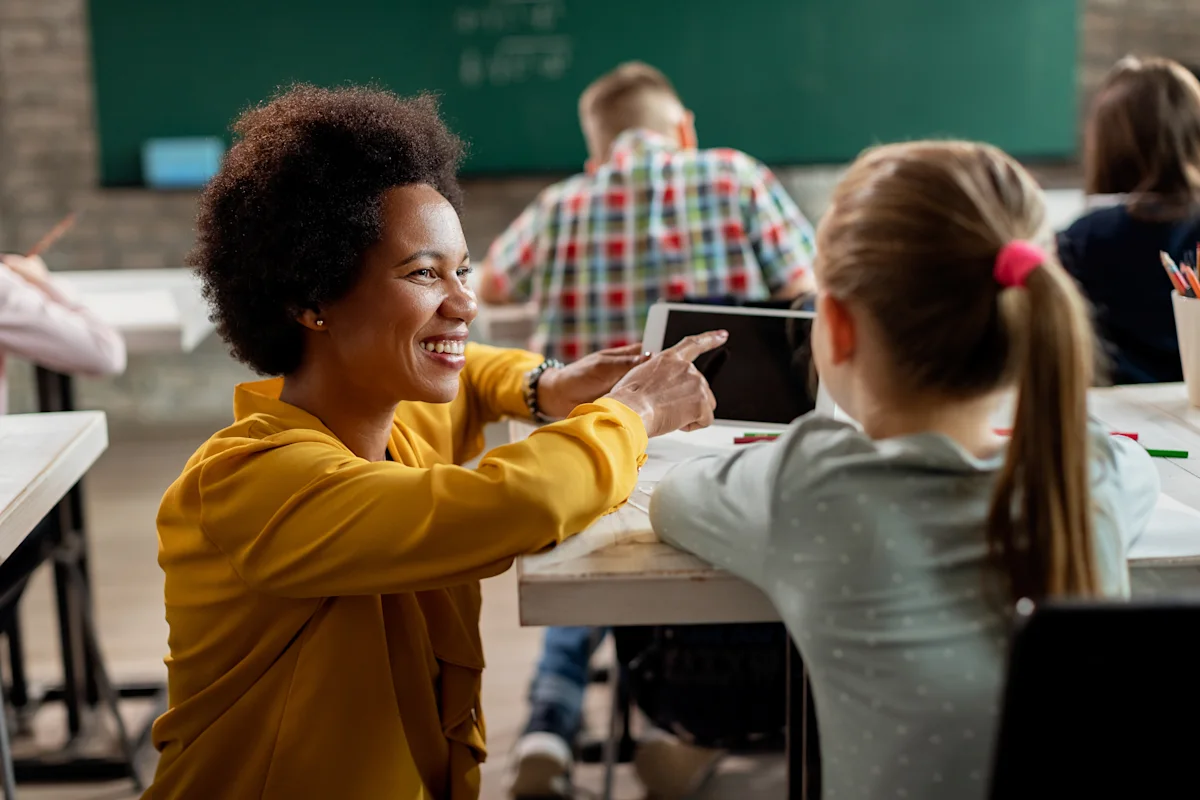 Educação Digital: Definição, Importância e Como Implementá-la