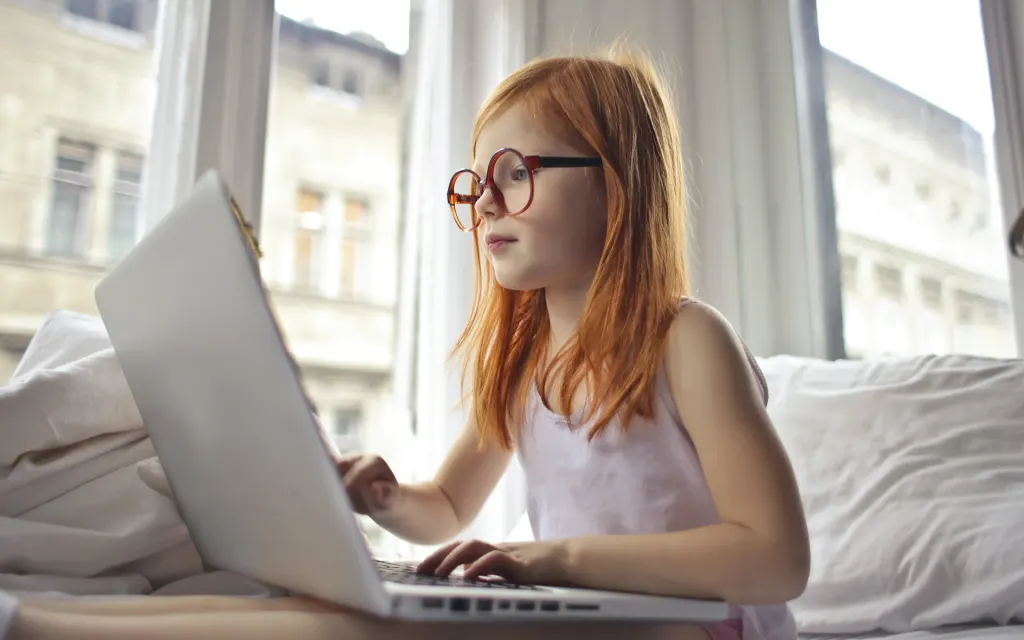 woman working laptop