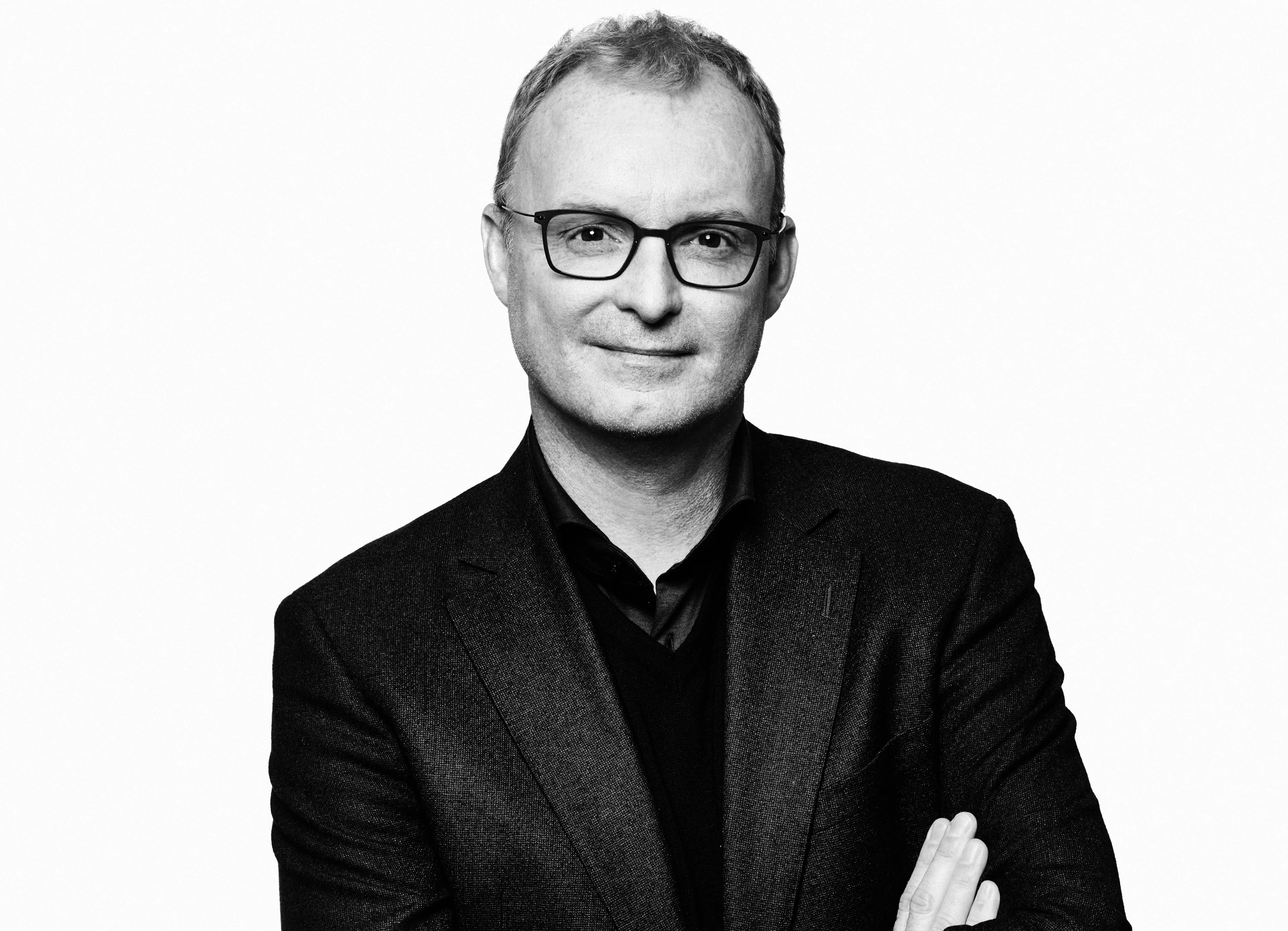 Portret van Erik Roddenhof in zwart-wit