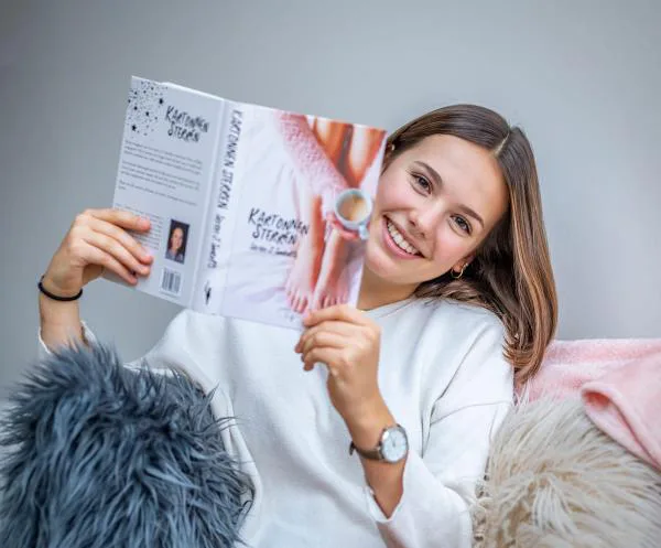 Jong en Zot Getalenteerd - Seren (21) is een young-adult auteur en bracht al twee boeken uit op jonge leeftijd