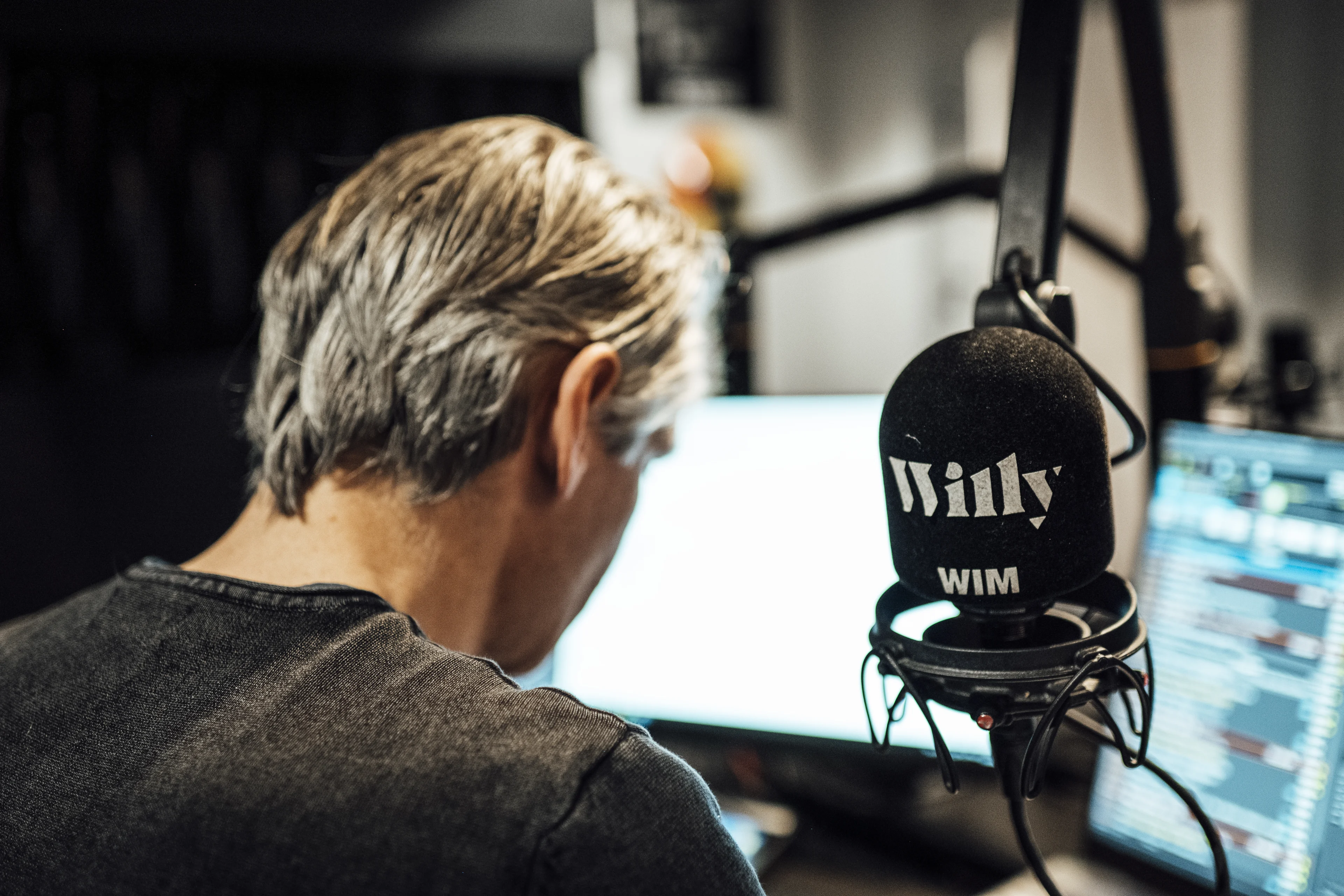Willy foto van Wim op de radio