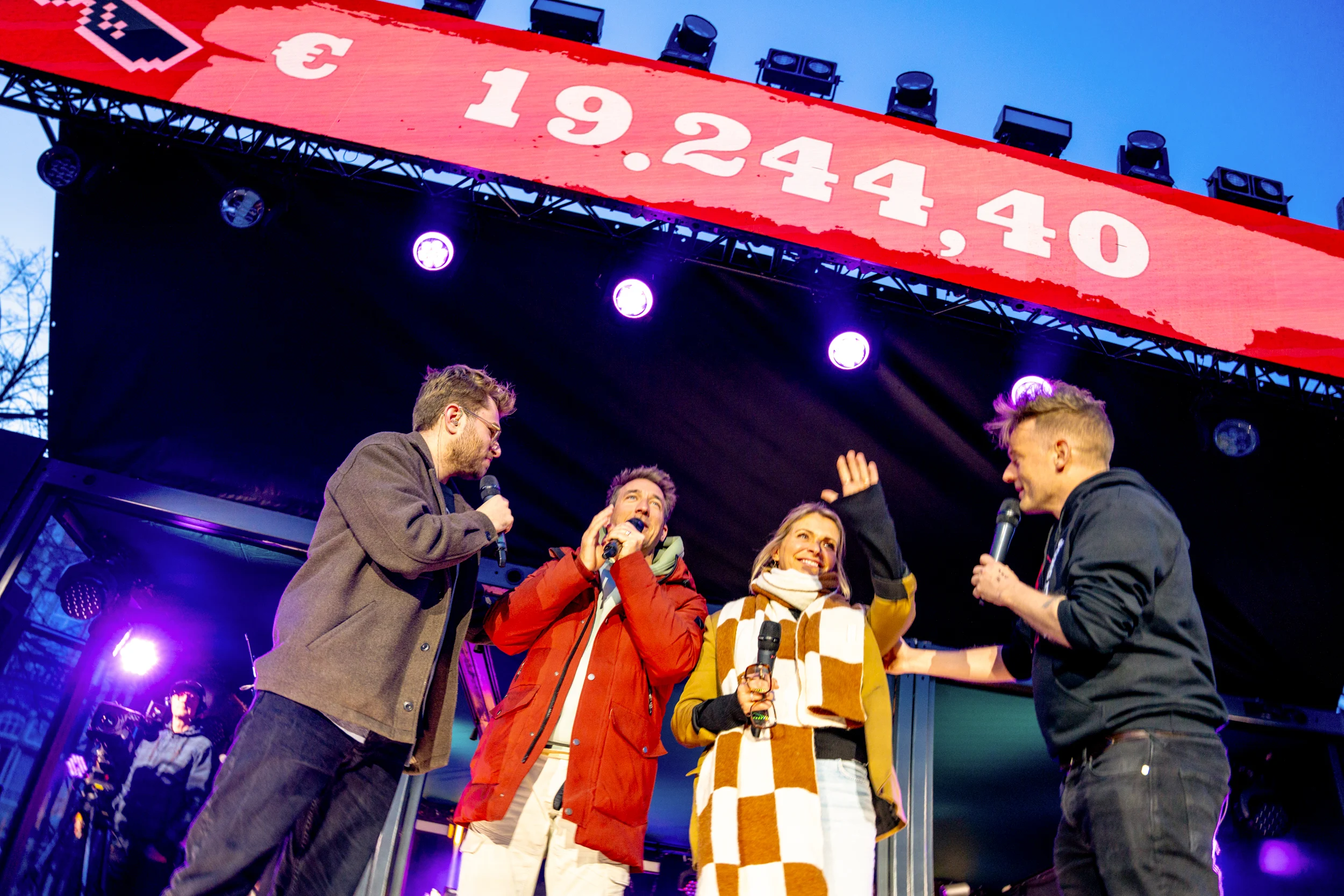 Ze deden het weer: dit is de opbrengst van De JEZ!-Collectebus op dag 4