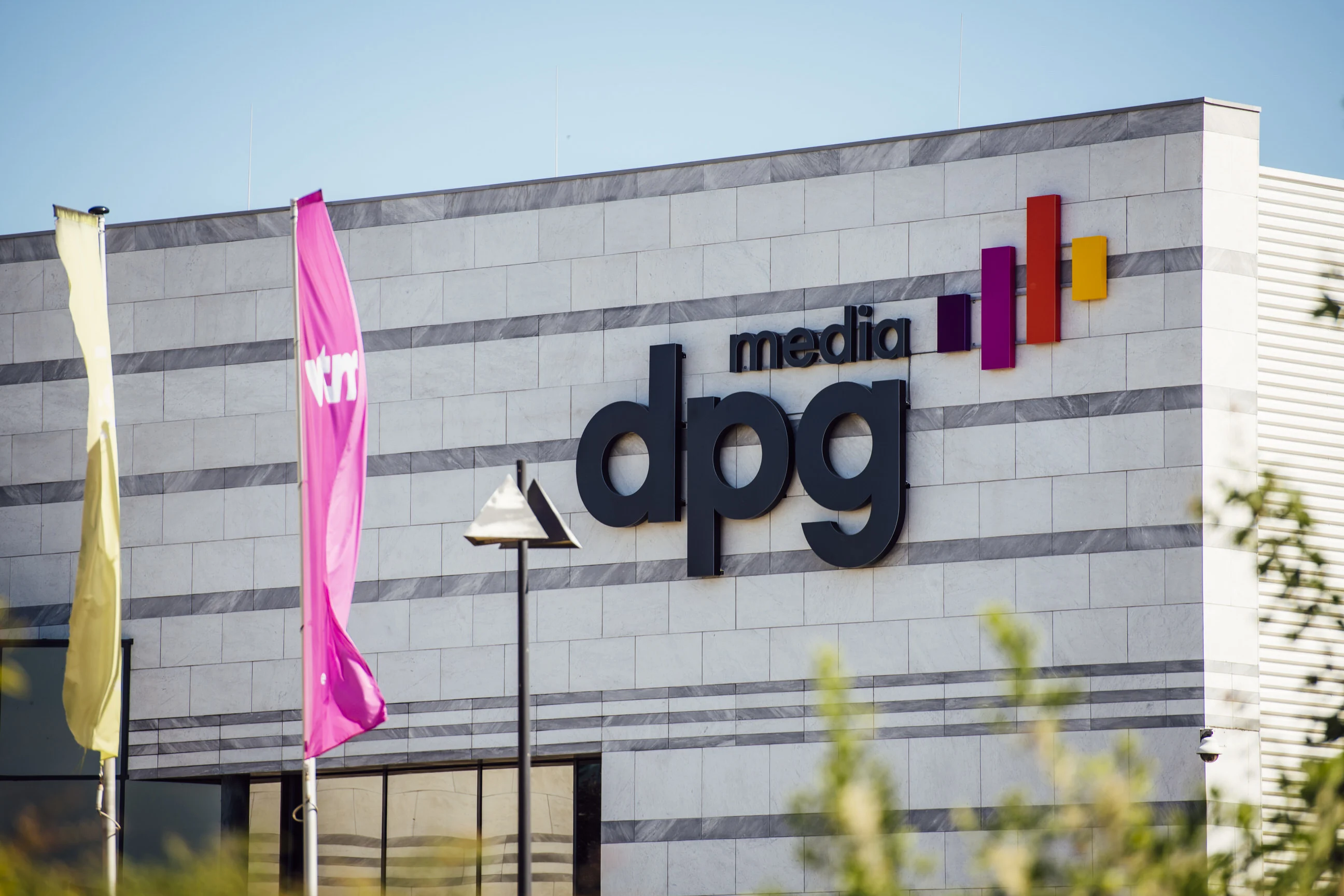 DPG Media gebouw in Vilvoorde buitenkant