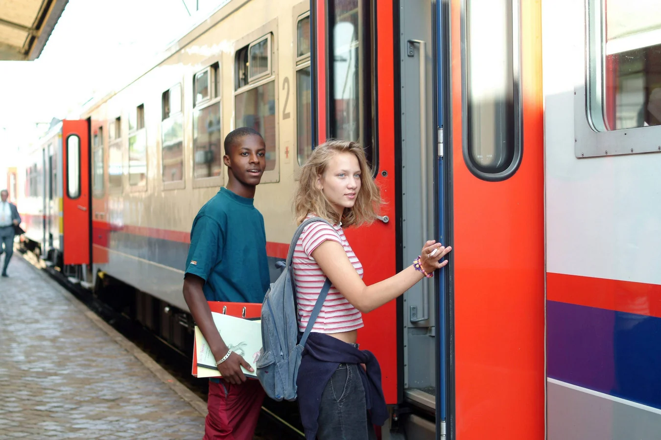 Nieuw maandabonnement laat jongeren deze zomer reizen voor 59 euro met al het openbaar vervoer