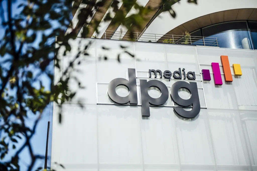 DPG Media logo on the building in Antwerp