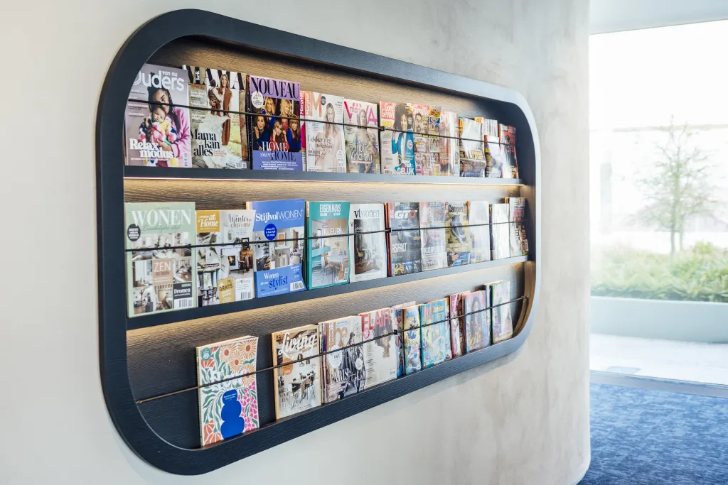 Overzicht van verschillende magazines van DPG Media waaronder TV Familie