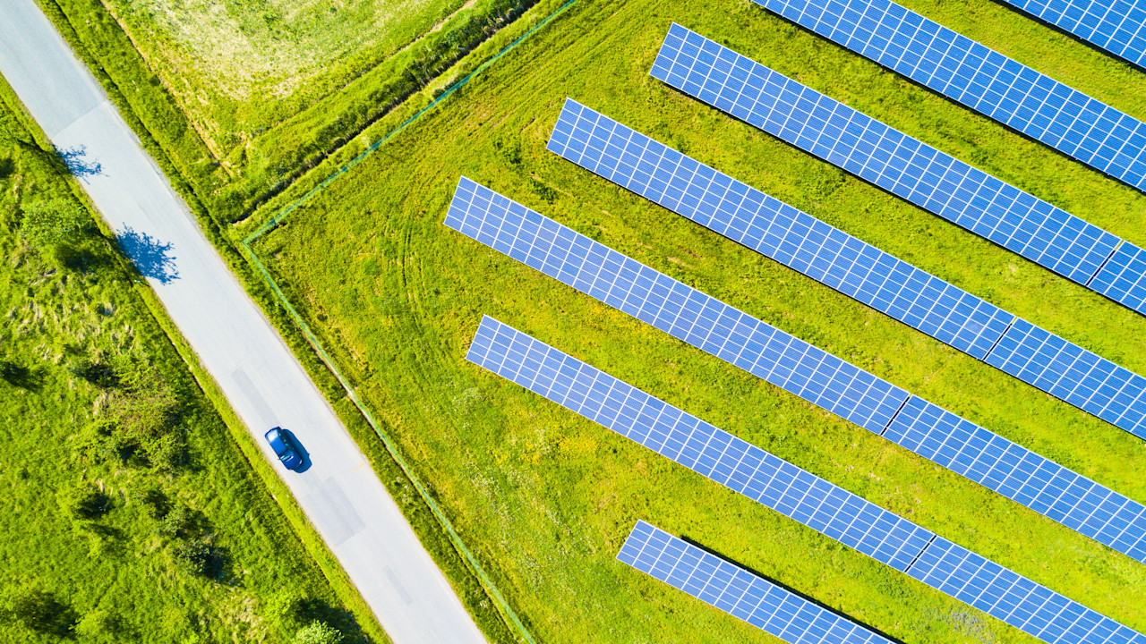 Empowering a leading residential solar energy provider to double services per customer with data-driven insights.