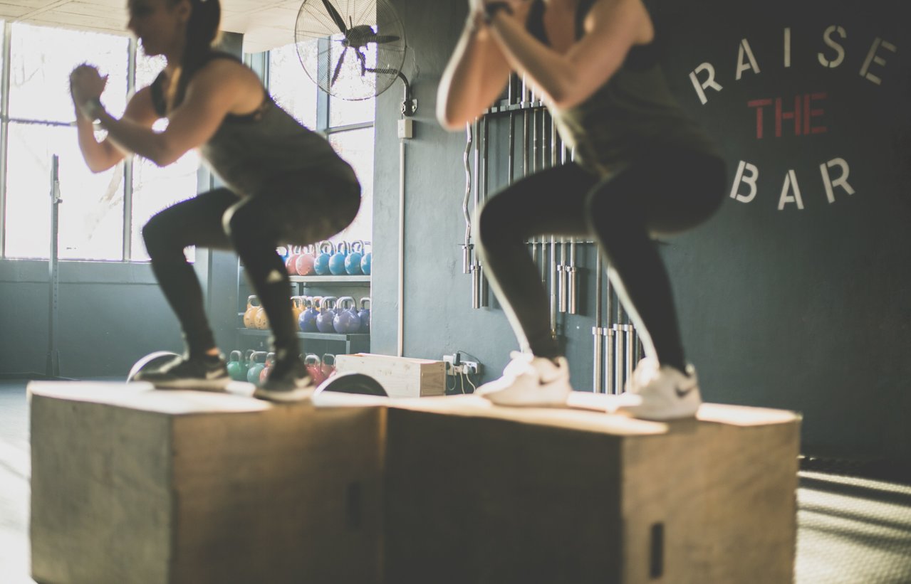 Using machine learning and augmented reality to serve customers