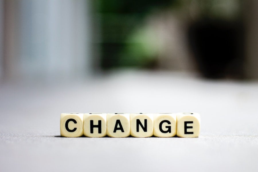 What happens to organisational reporting lines in Agile transformations?