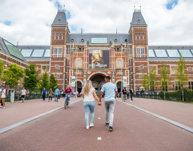 Couple visiting Amsterdam