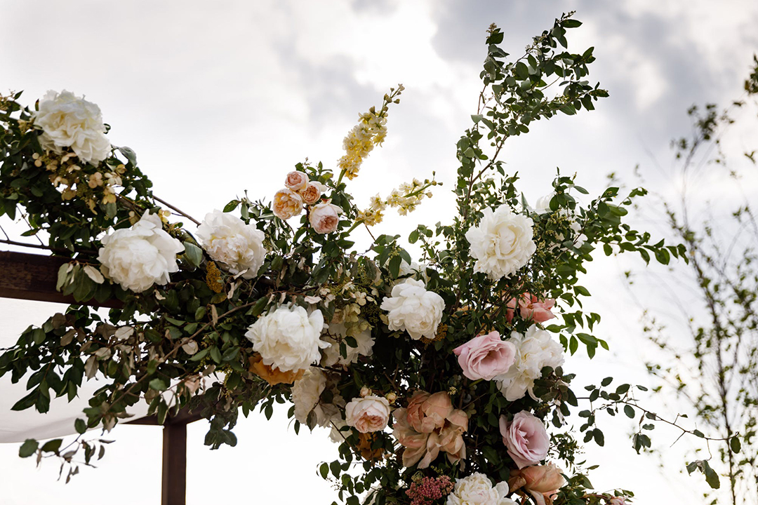 How Much Do Wedding Arches with Flowers Cost?