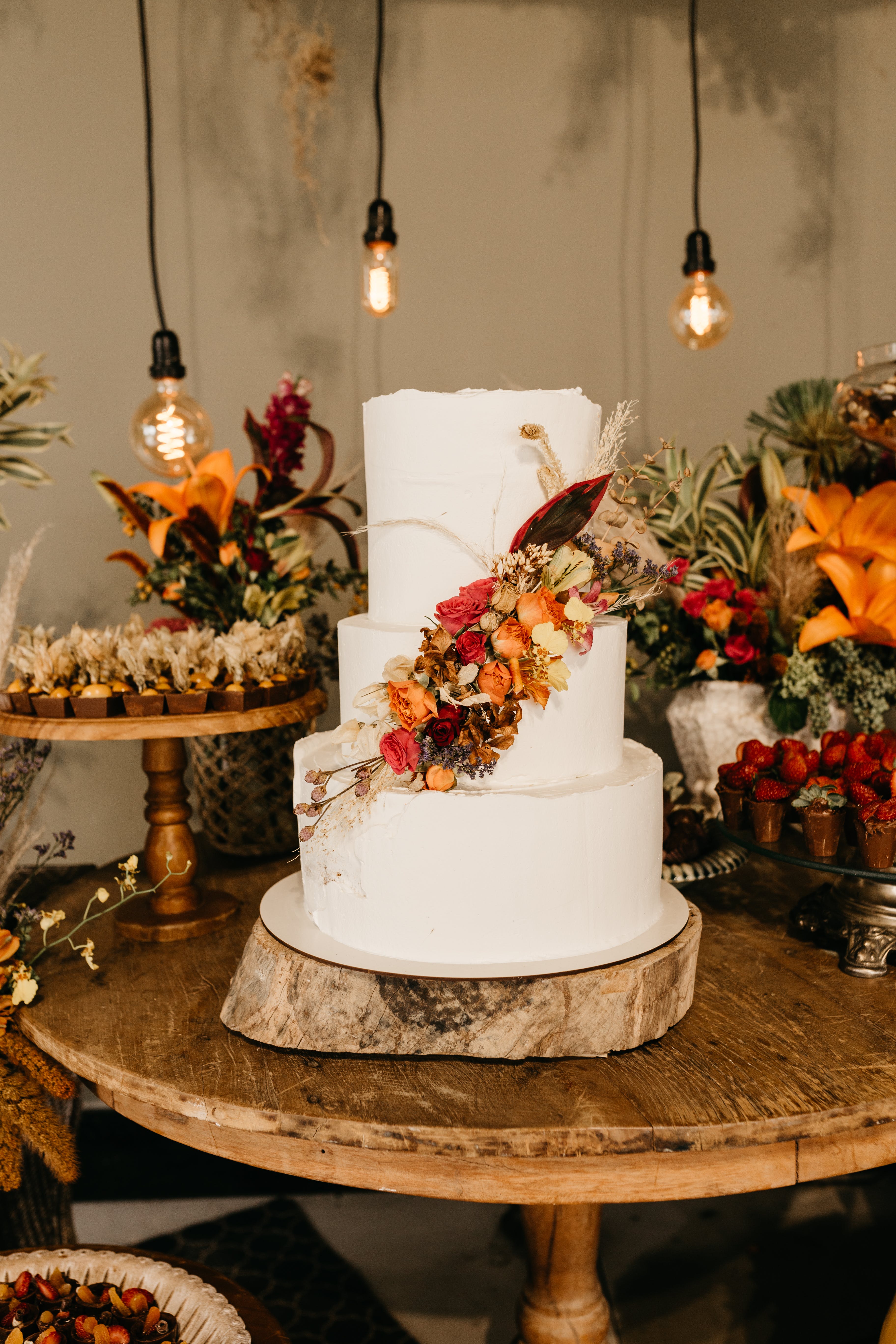 48 Fall Wedding Ideas for a Breathtaking Autumn Day - Zola Expert
