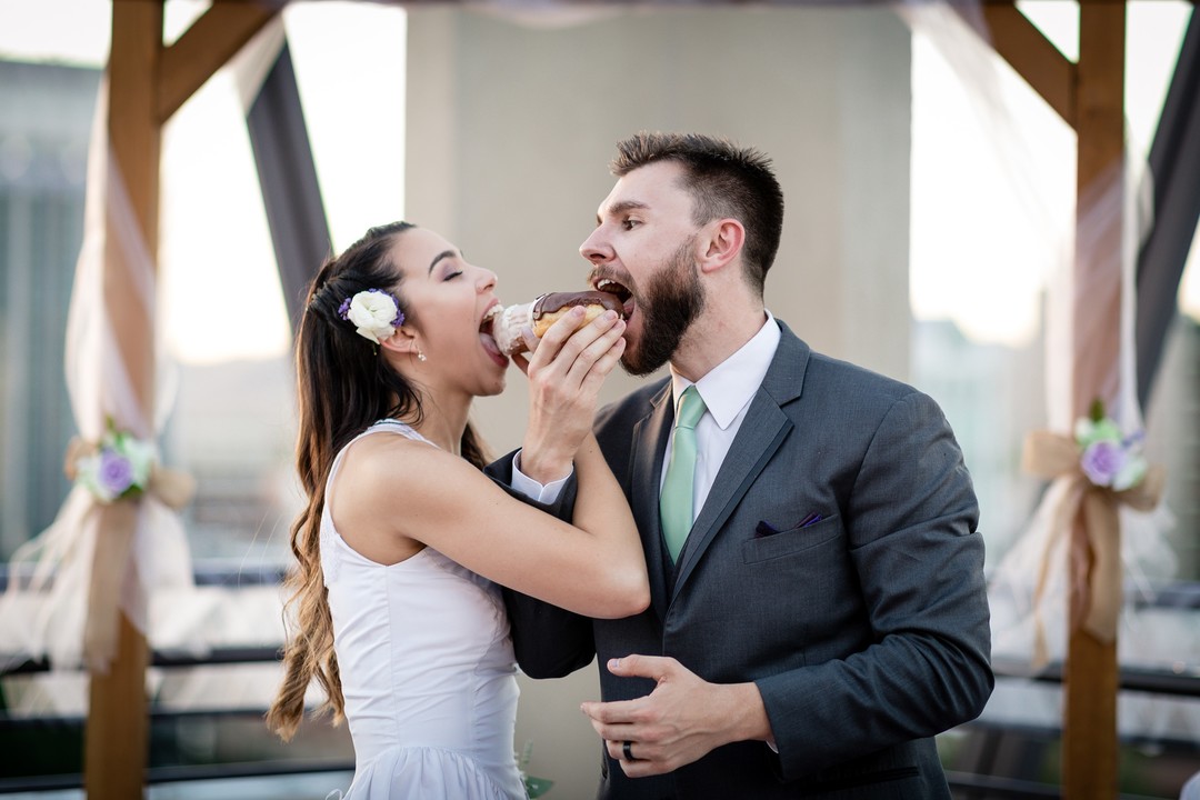 couple eating at wedding