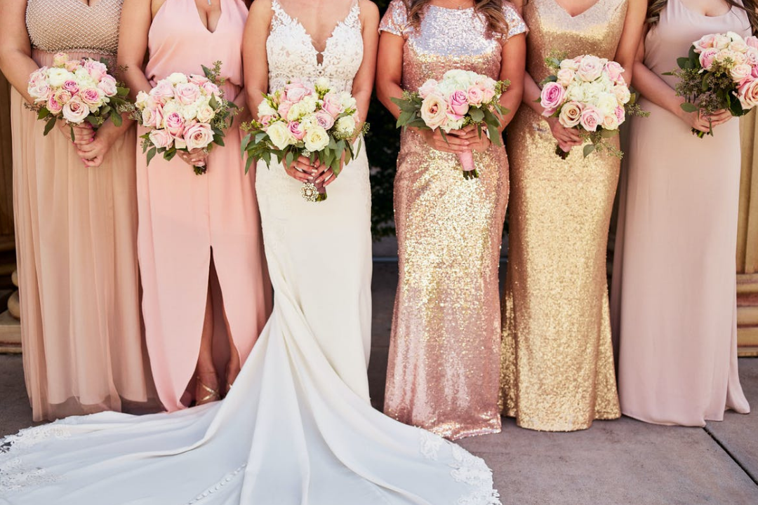 MAKE THIS GOLD PINEAPPLE DRESS FOR YOUR BRIDESMAIDS!