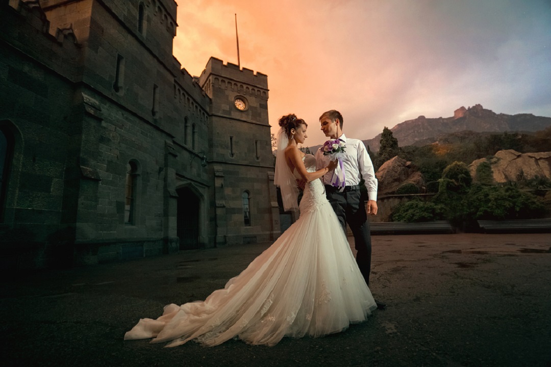 Extreme Wedding Venues: Castle Wedding